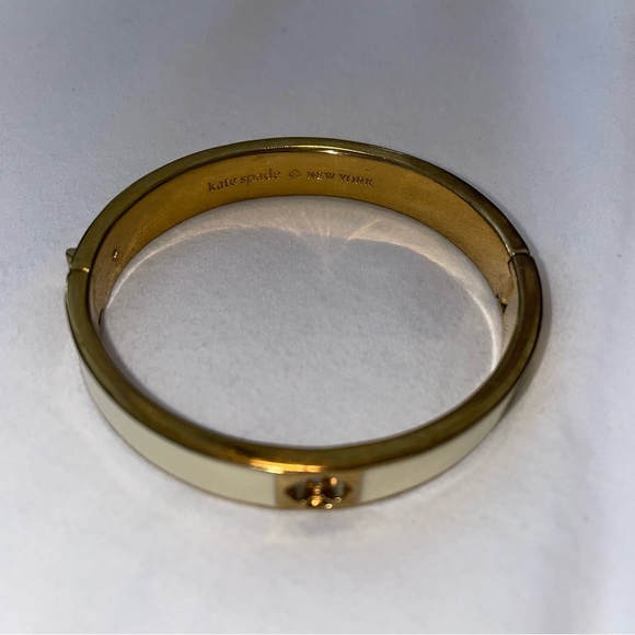 Kate Spade Hole Punch Spade Hinge Bangle Bracelet - Picture 8 of 14